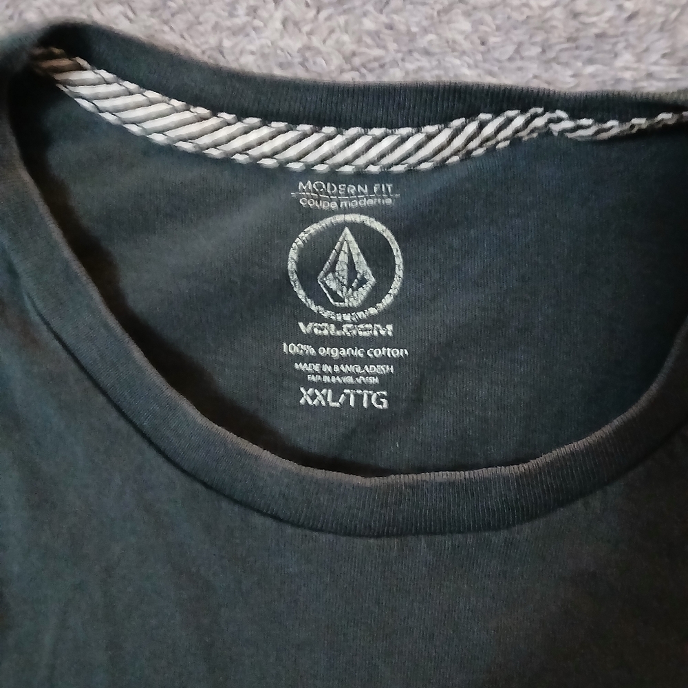 Volcom Tee - Picture 2 of 3